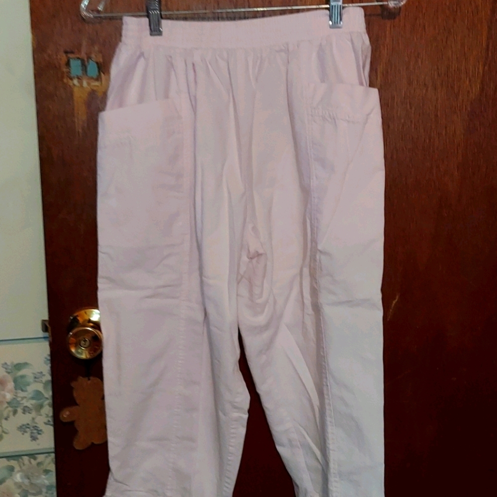 Compliments pink capris